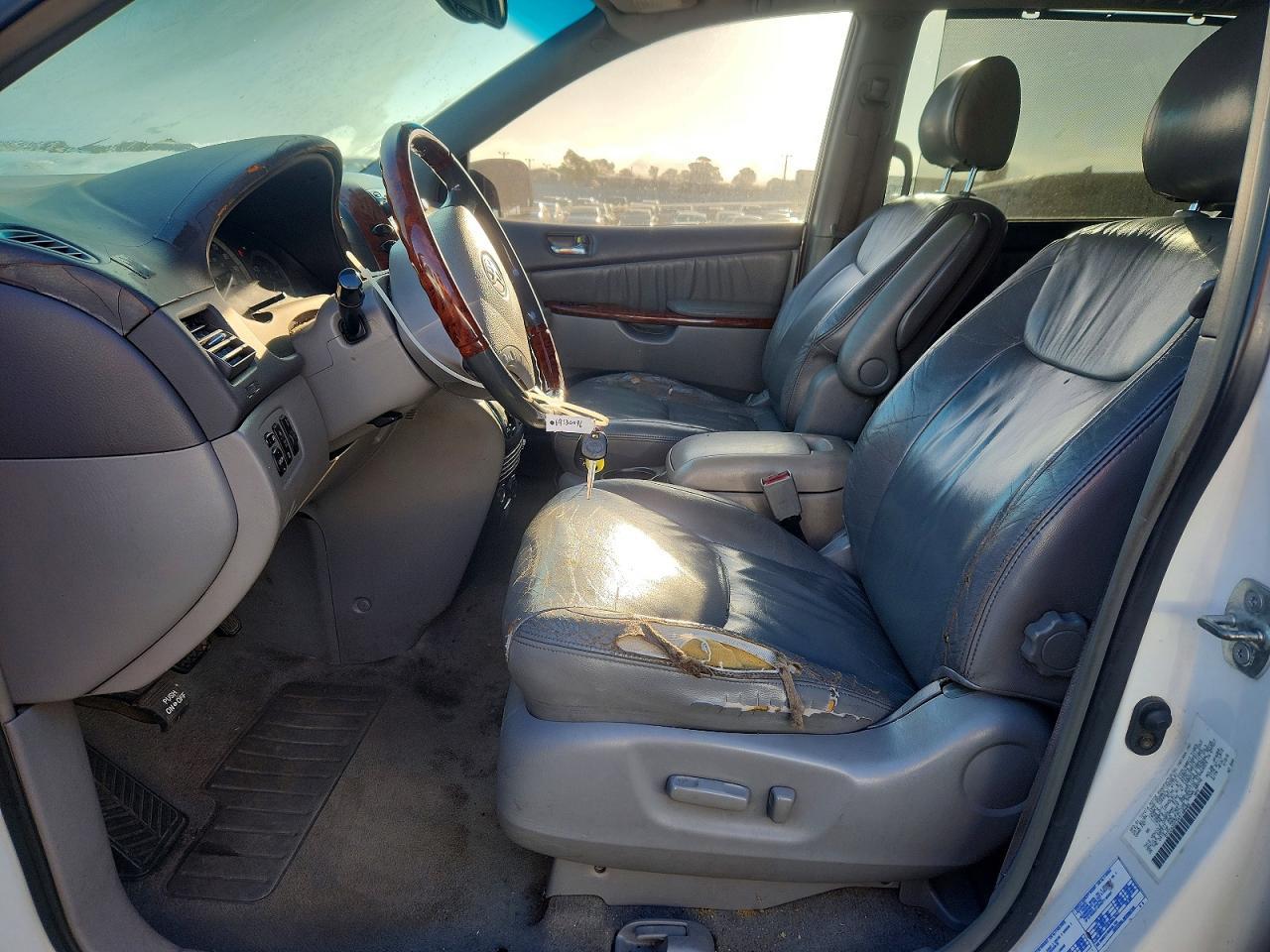 2004 Toyota Sienna Xle Limited 7 Passenger - Фото 7