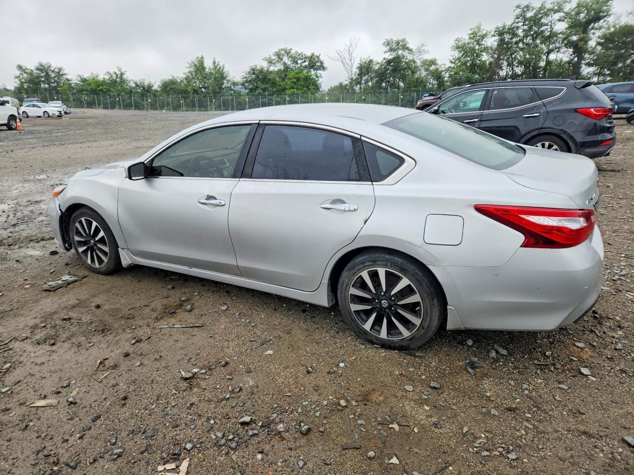 2016 Nissan Altima 2.5 S - Фото 2