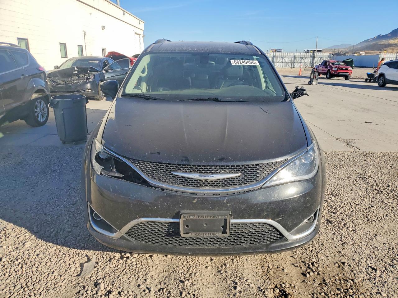 2017 Chrysler Pacifica Touring L Plus - Image 5