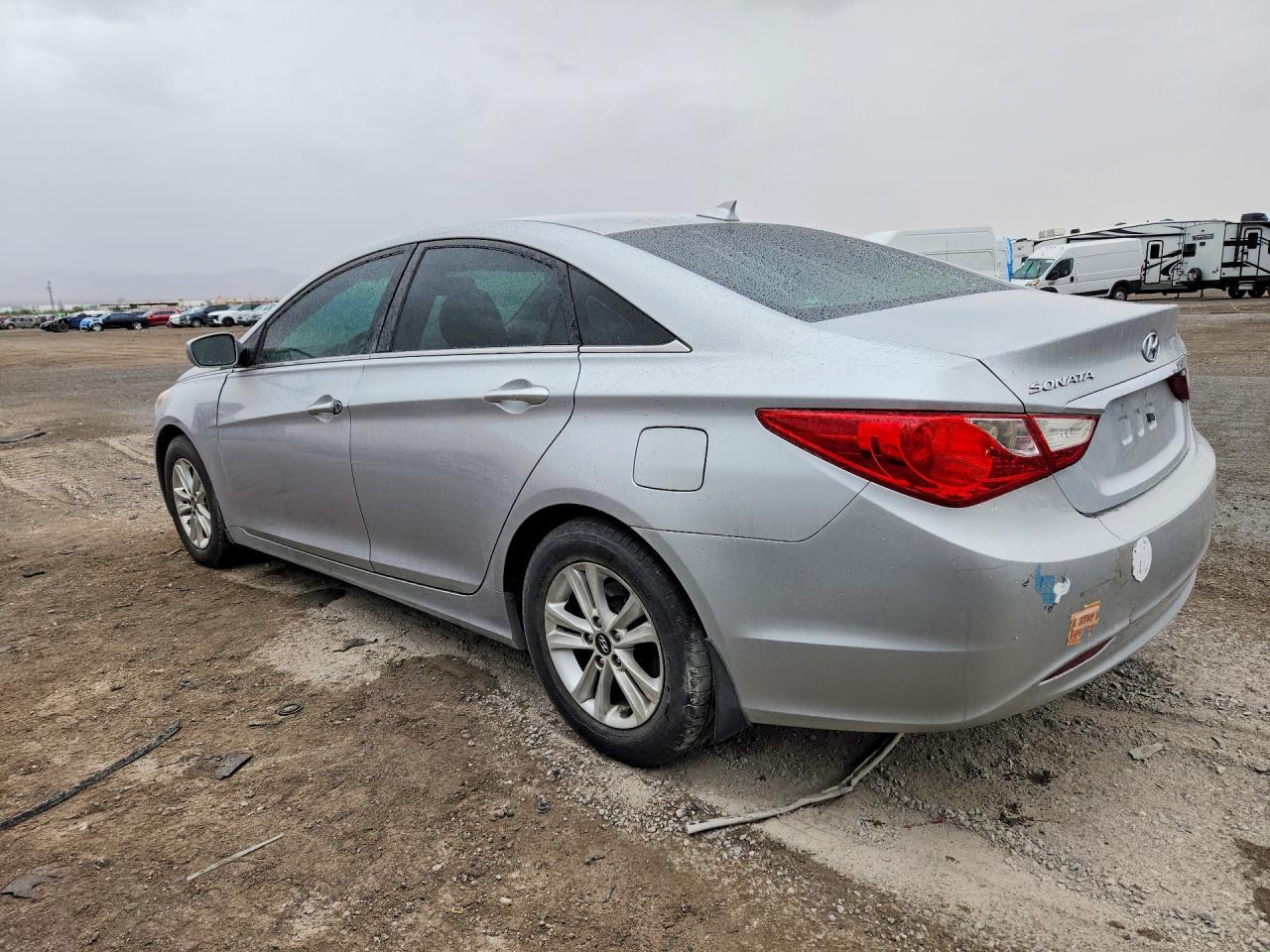 2013 Hyundai Sonata Gls - Image 2