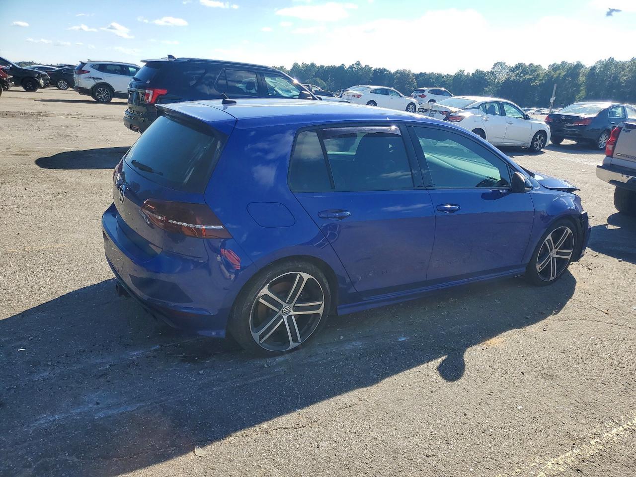2016 Volkswagen Golf R - Image 3
