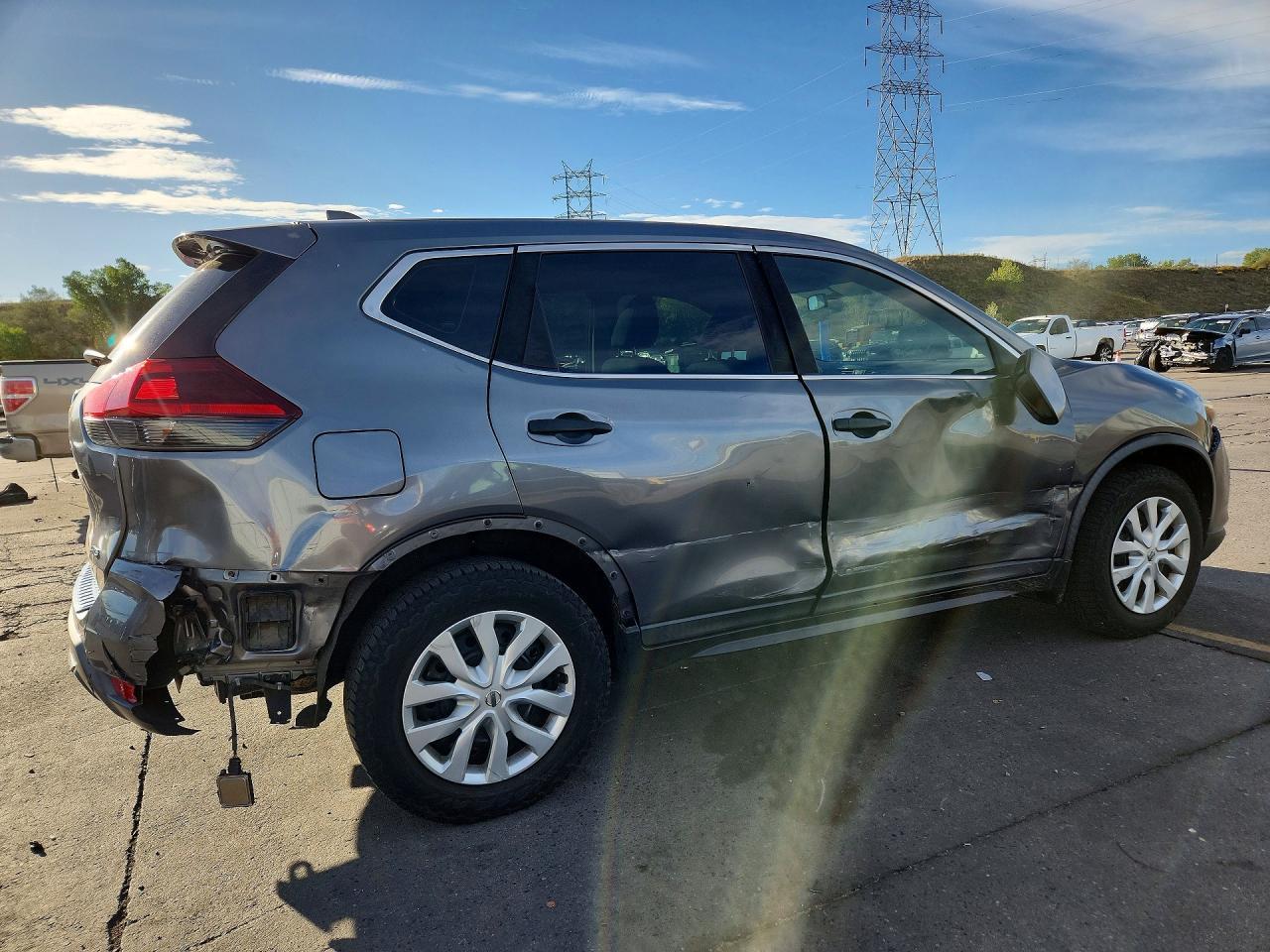 2018 Nissan Rogue S - Фото 3