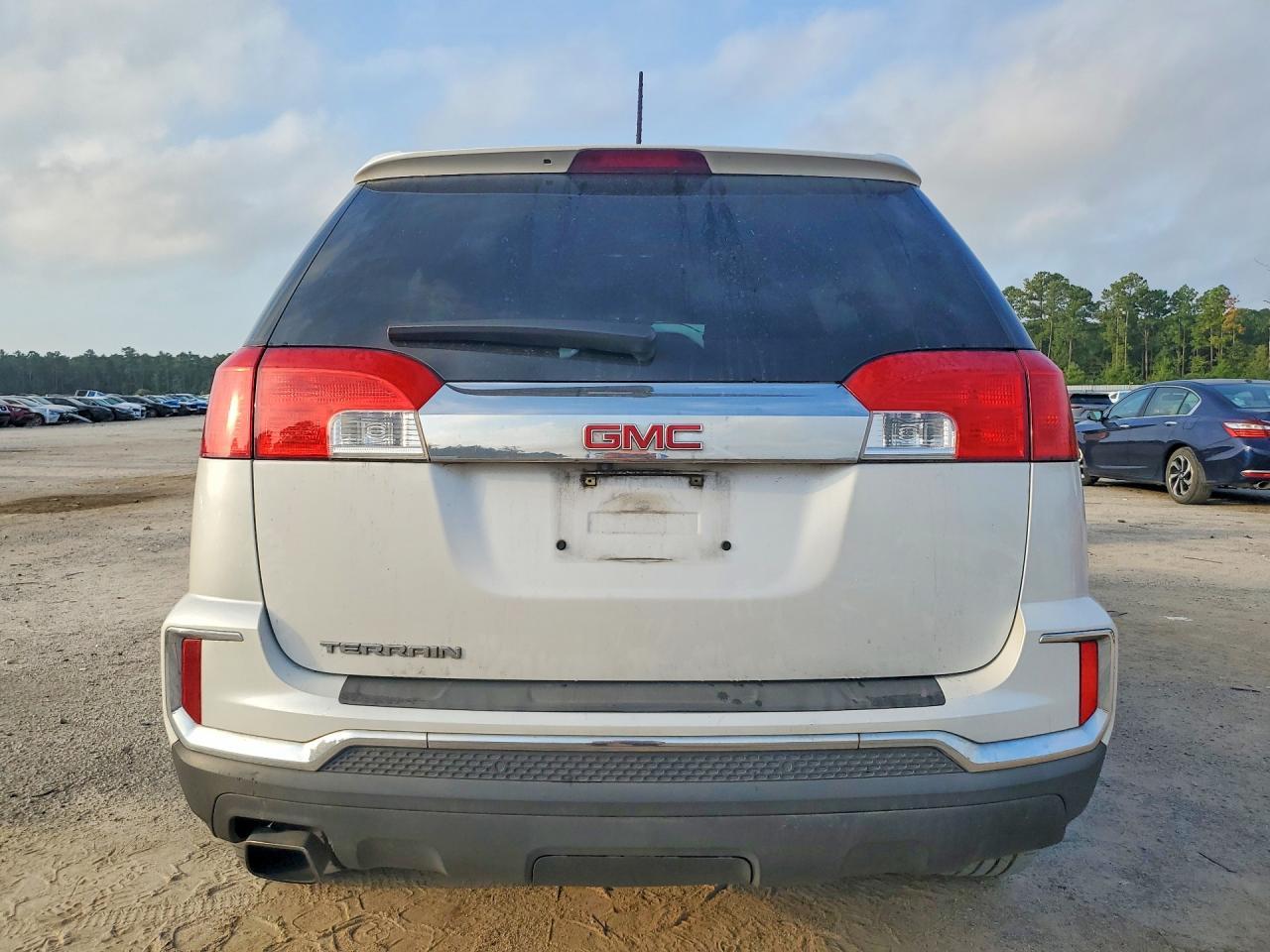 2017 GMC Terrain Slt - Image 6
