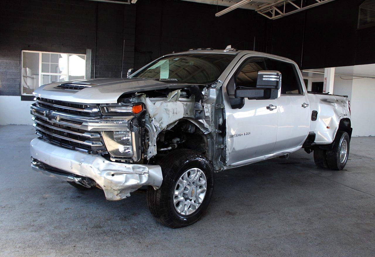 2022 Chevrolet Silverado K3500 High Country - Фото 2