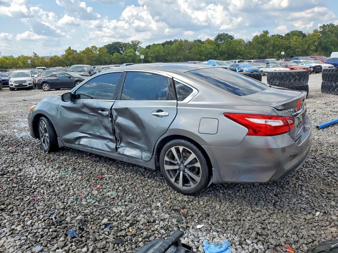 2016 Nissan Altima 2.5 Sr - Image 2