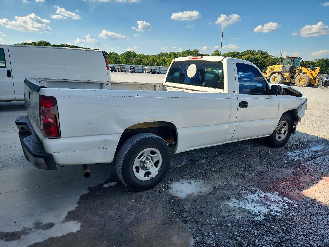 2003 Chevrolet Silverado C1500 - Image 3