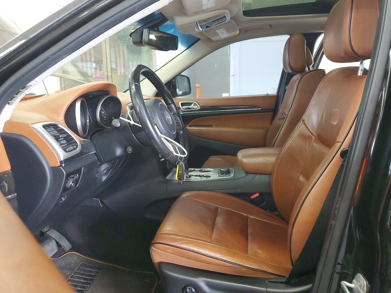 2012 Jeep Grand Cherokee Overland - Image 7