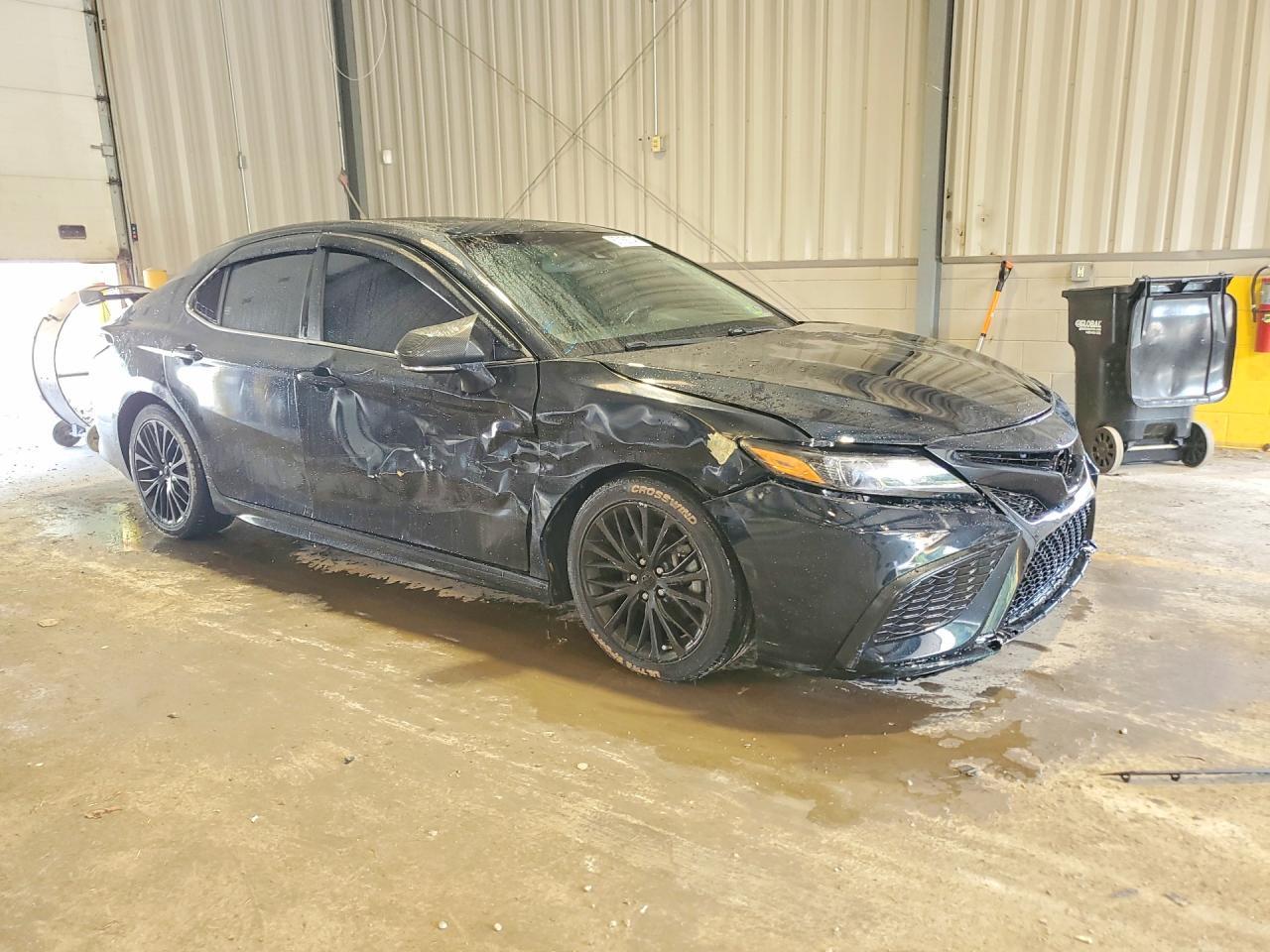 2018 Toyota Camry Hybrid Se - Image 4