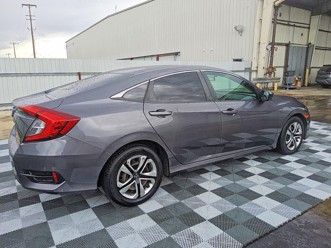 2018 Honda Civic Lx - Image 3