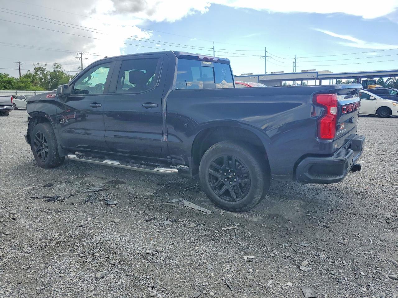 2022 Chevrolet Silverado K1500 Rst - Image 2