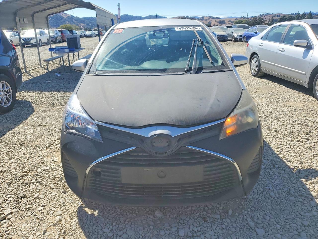2017 Toyota Yaris 5-Door L Fleet - Image 5