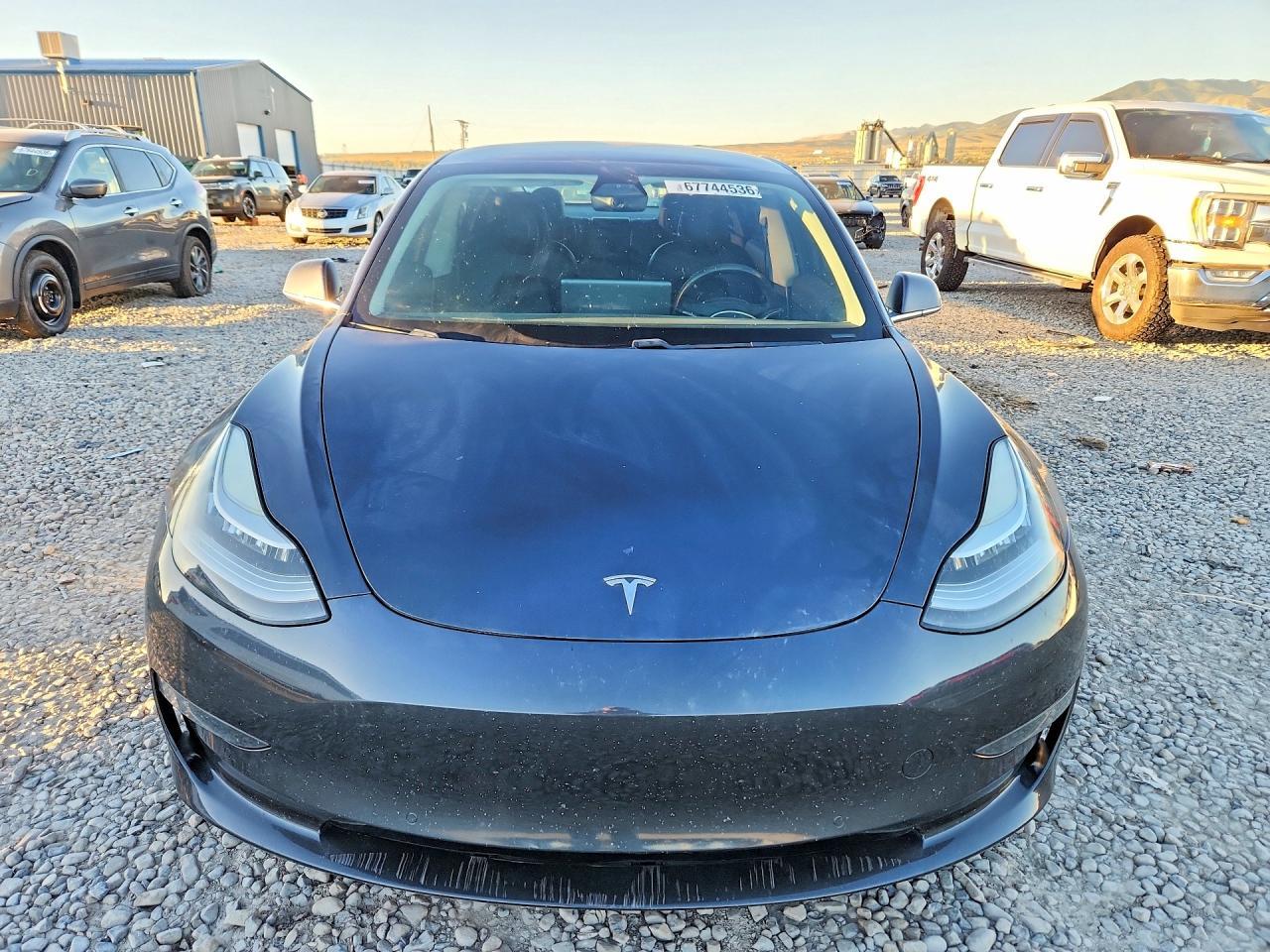 2020 Tesla Model 3 - Фото 5