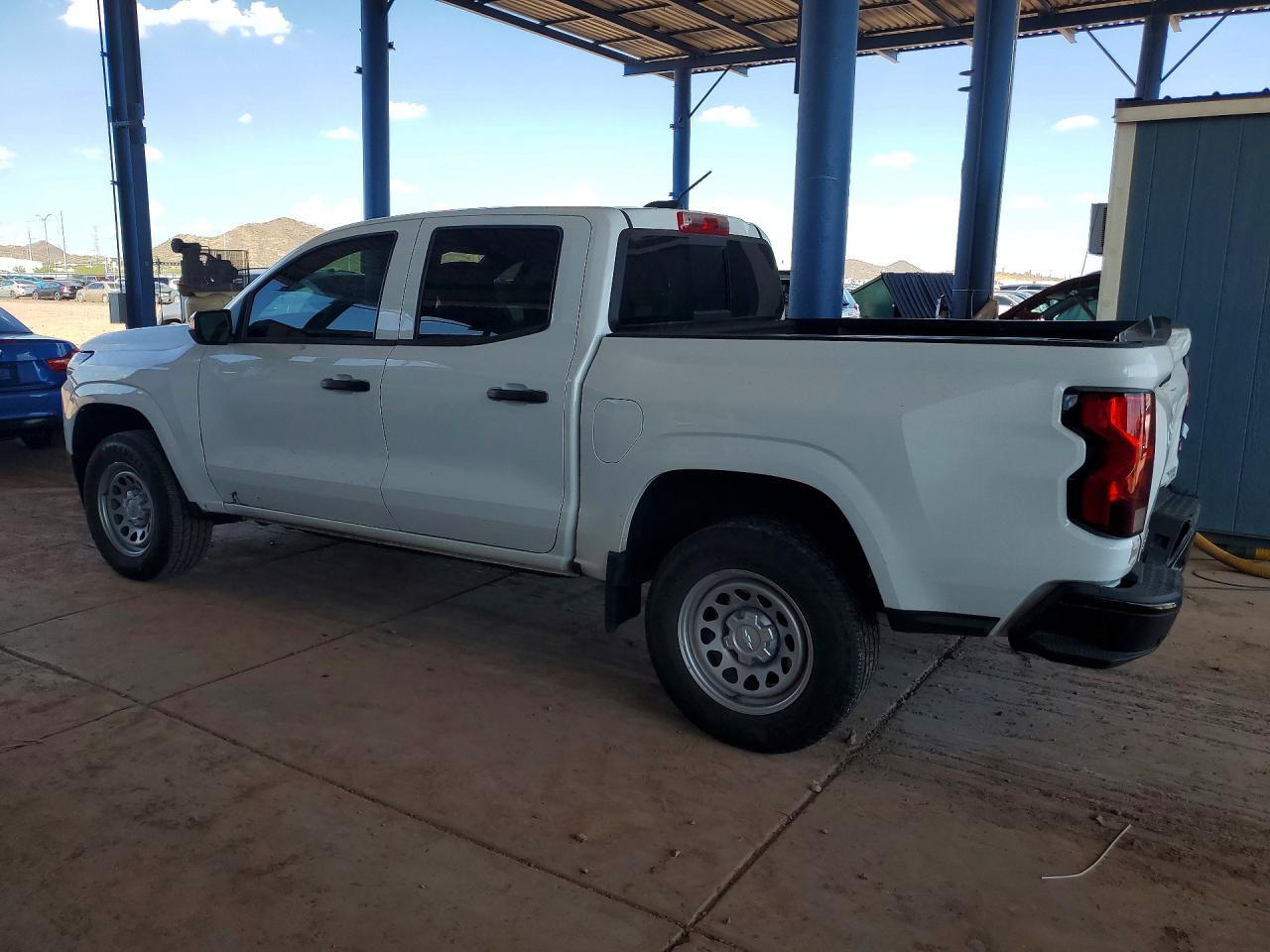 2024 Chevrolet Colorado - Image 2