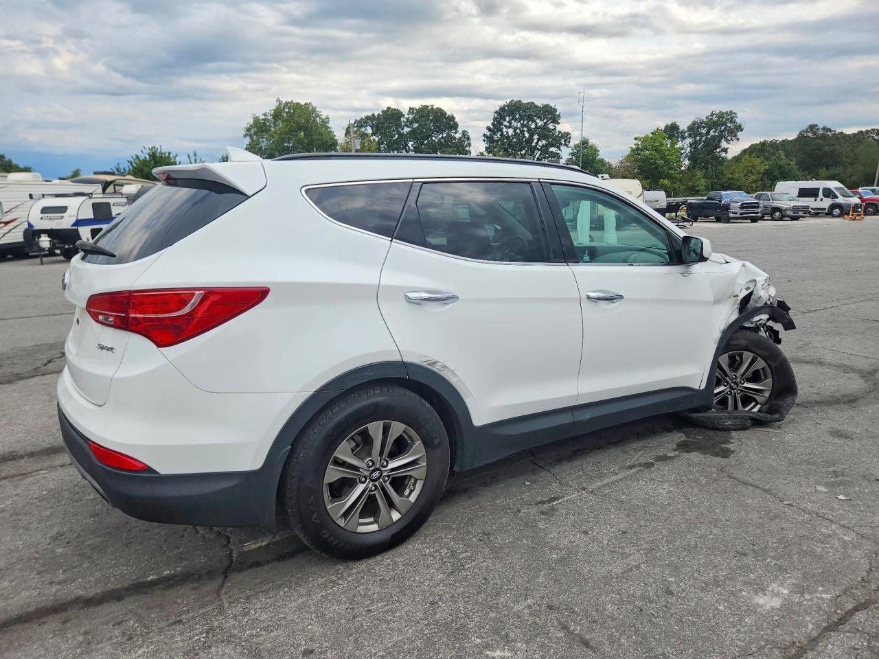 2016 Hyundai Santa Fe Sport 2.4L - Image 3