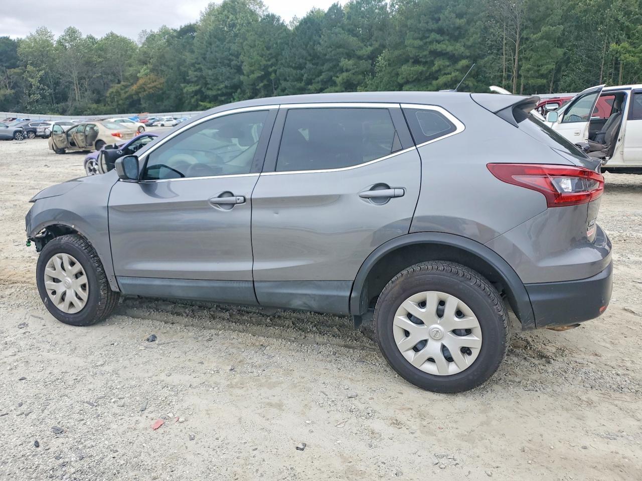 2020 Nissan Rogue Sport S - Фото 2