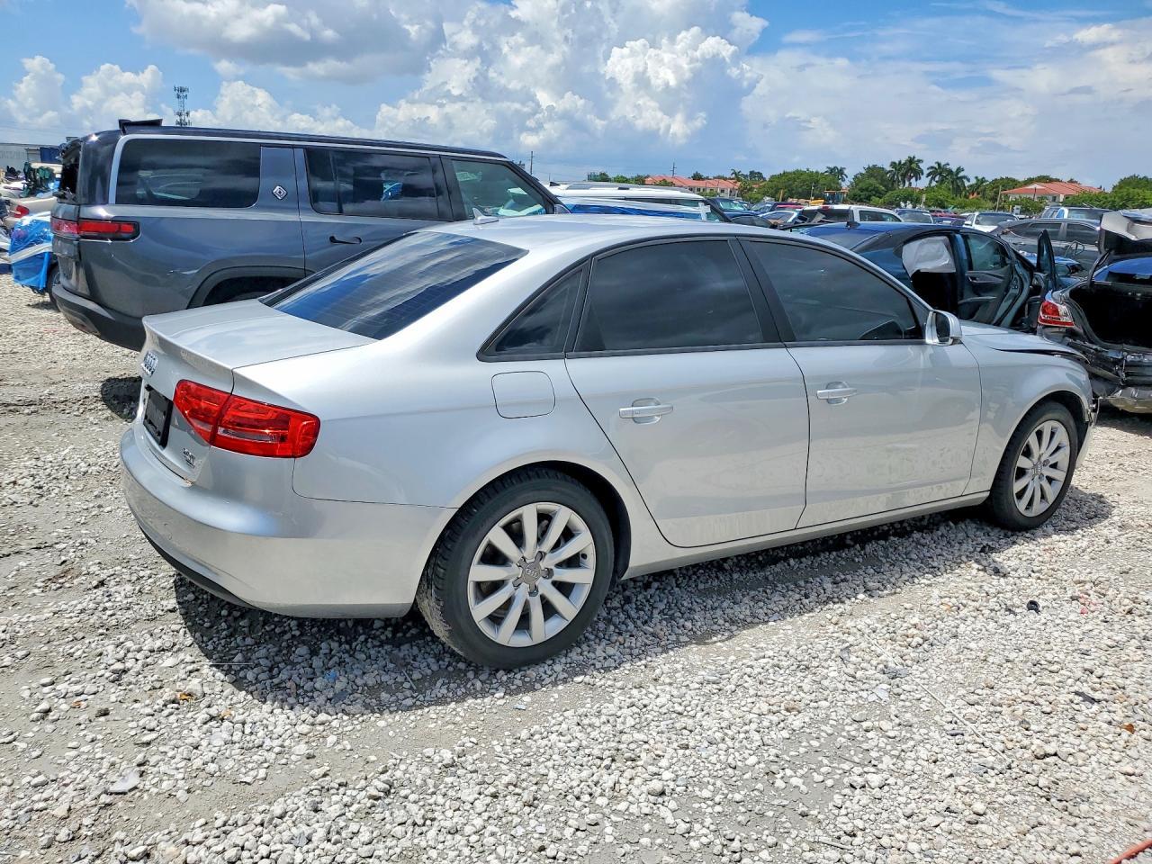 2013 Audi A4 Premium - Фото 3