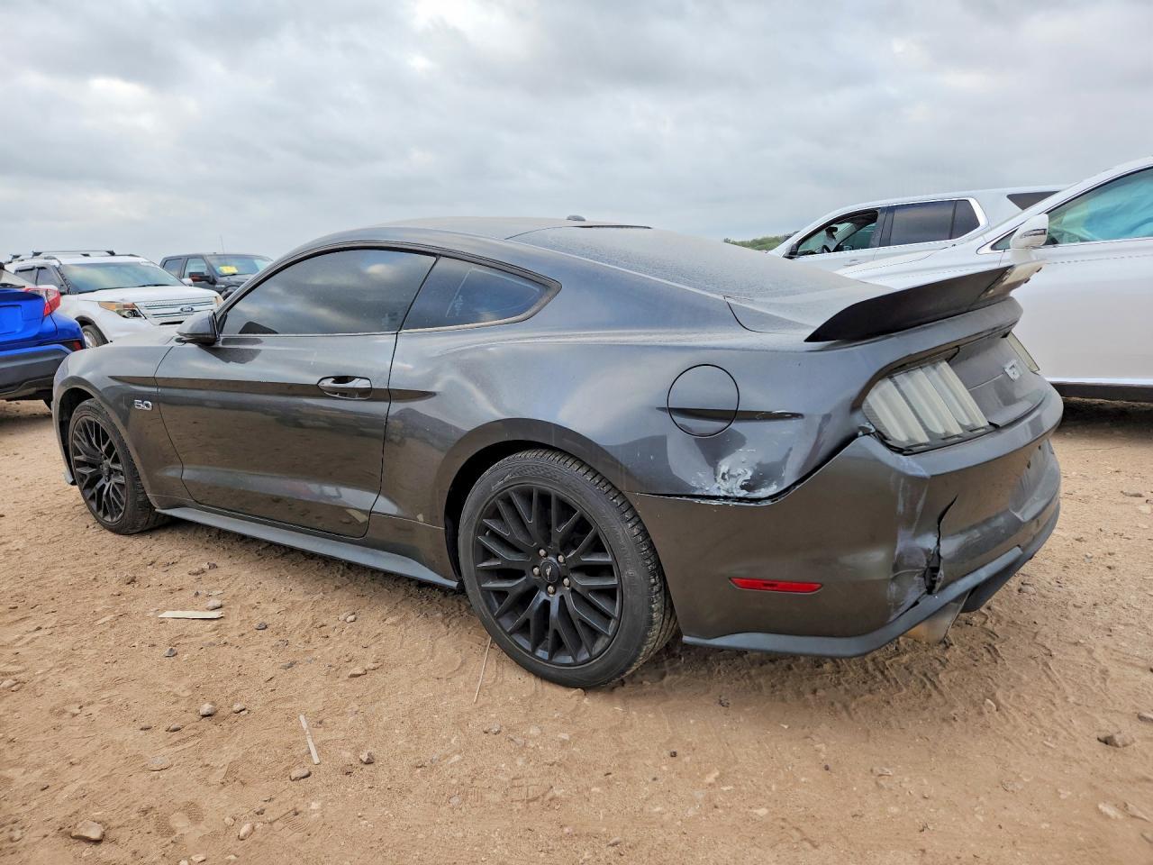 2019 Ford Mustang Gt - Фото 2