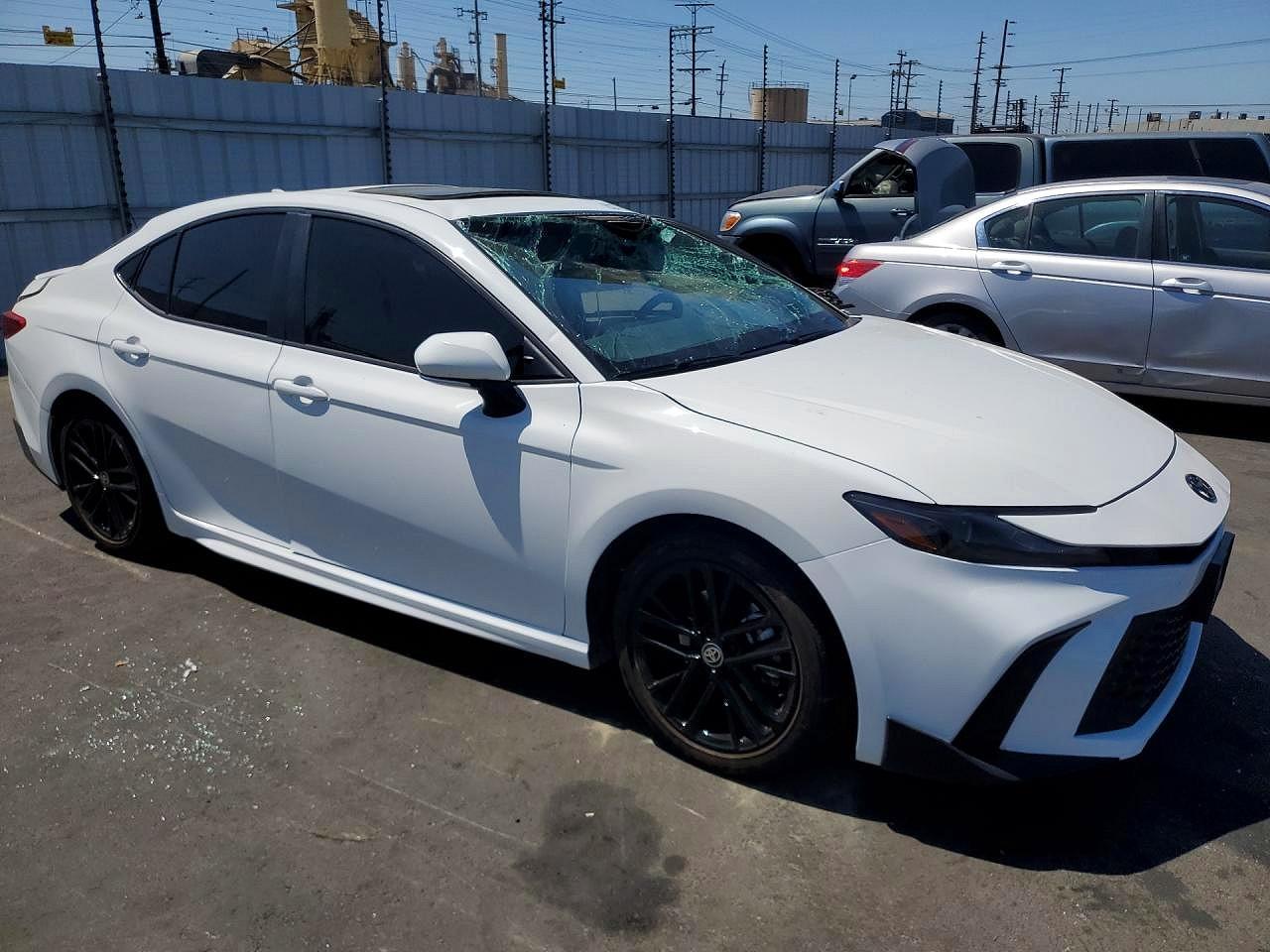 2025 Toyota Camry Se - Фото 4