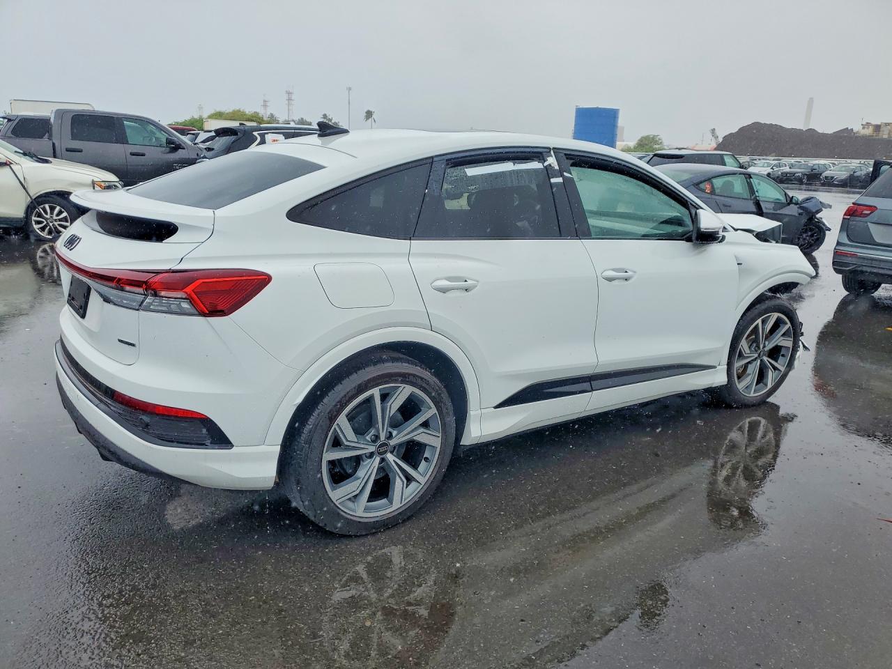 2025 Audi Q4 E-Tron Sportback Premium - Фото 3