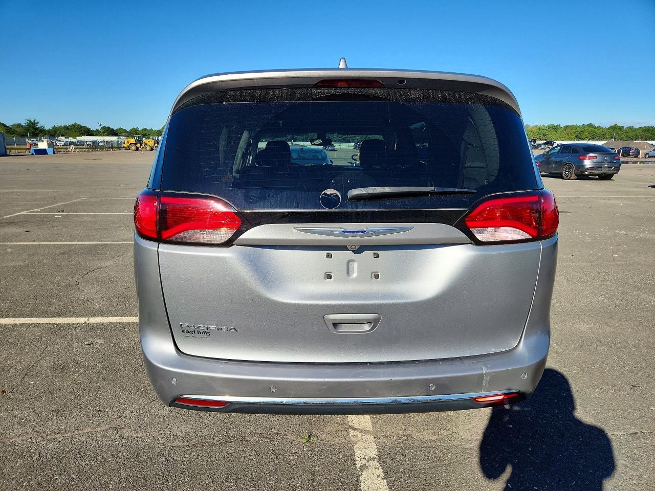 2019 Chrysler Pacifica Touring L - Image 6