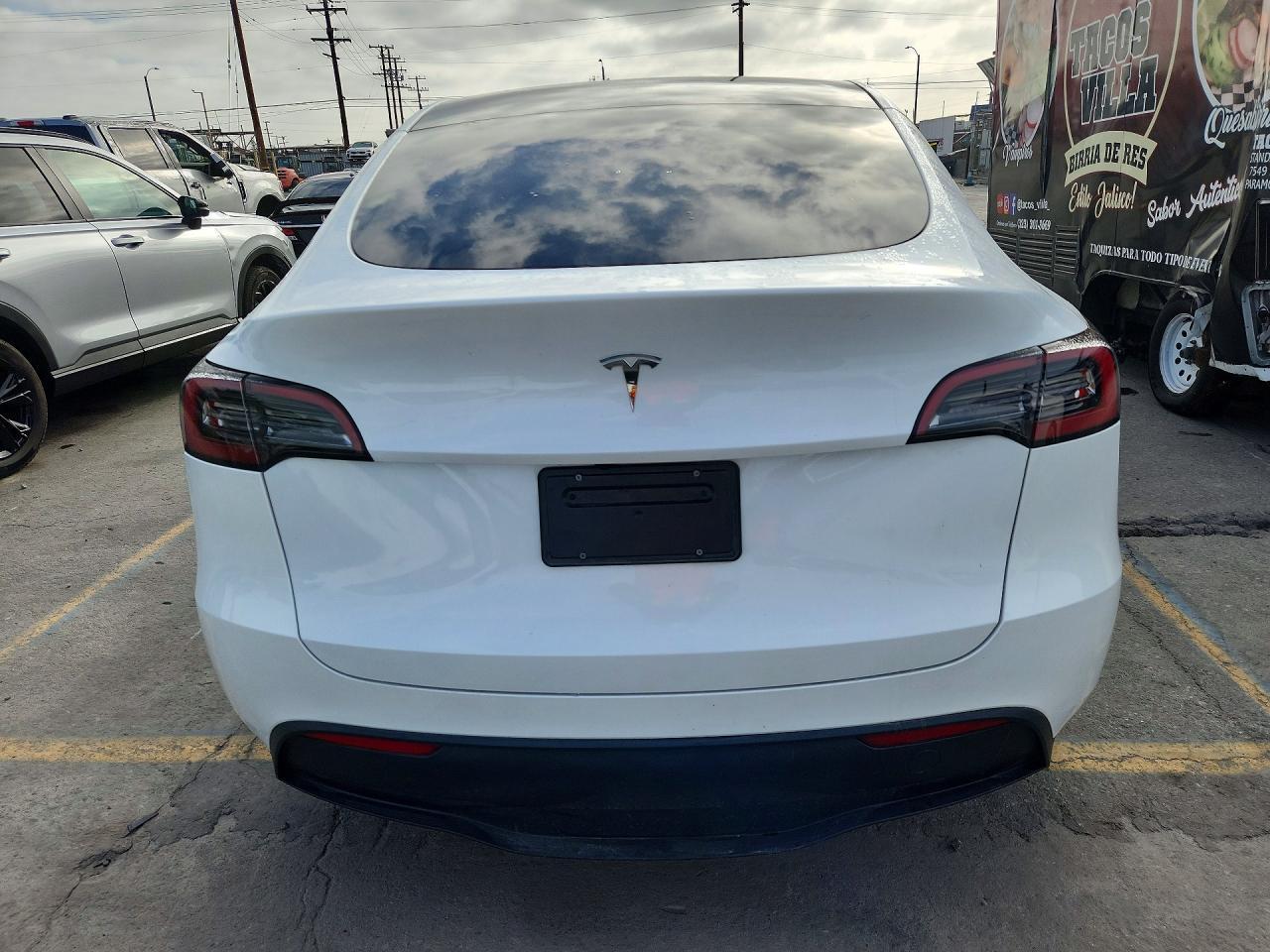 2024 Tesla Model Y - Фото 6