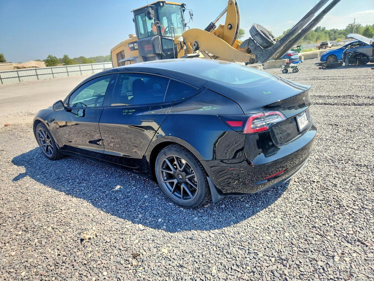 2021 Tesla Model 3 - Фото 2