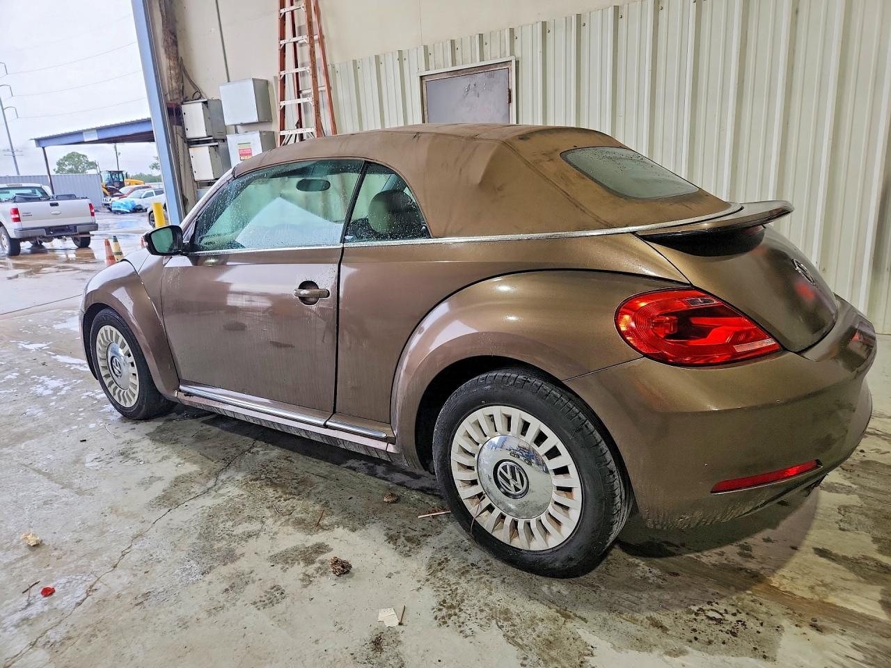 2014 Volkswagen Beetle - Фото 2
