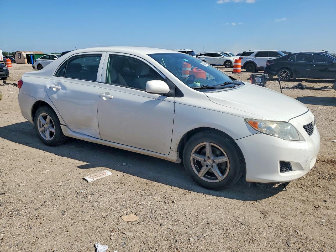 2010 Toyota Corolla Le - Фото 4