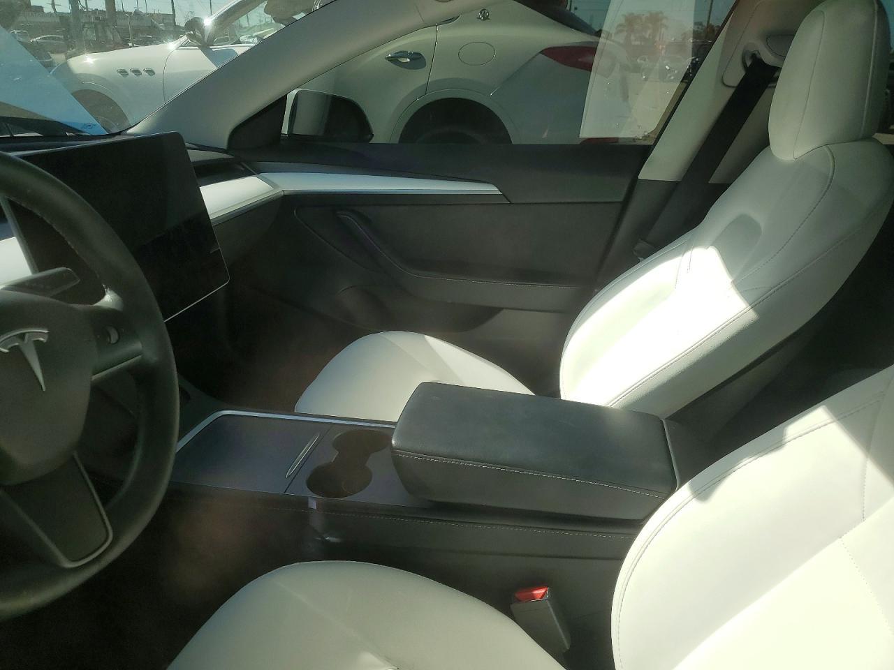 2022 Tesla Model 3 - Фото 7