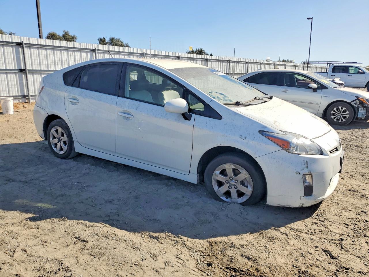 2010 Toyota Prius Iii - Image 4