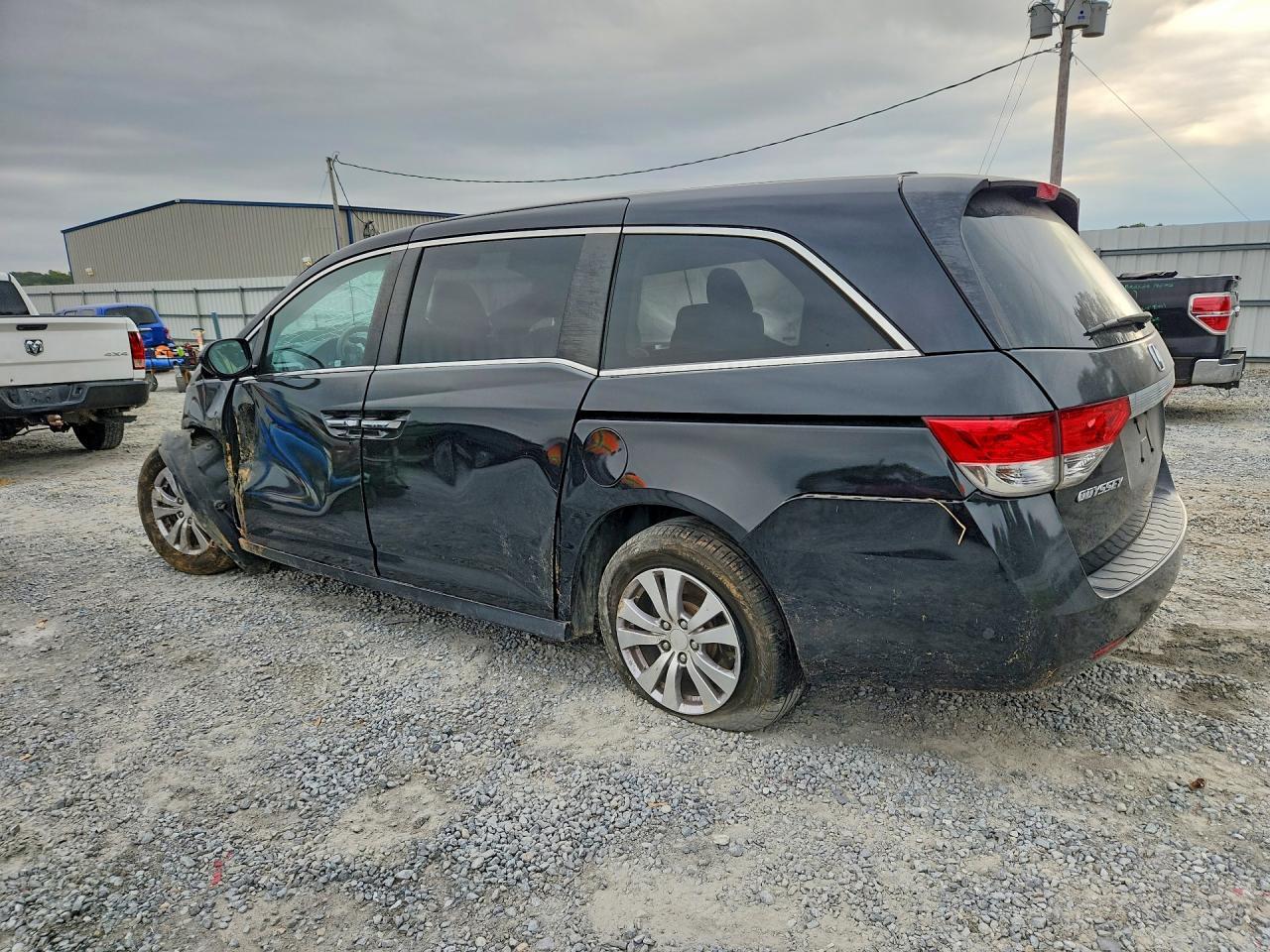2016 Honda Odyssey Se - Image 2