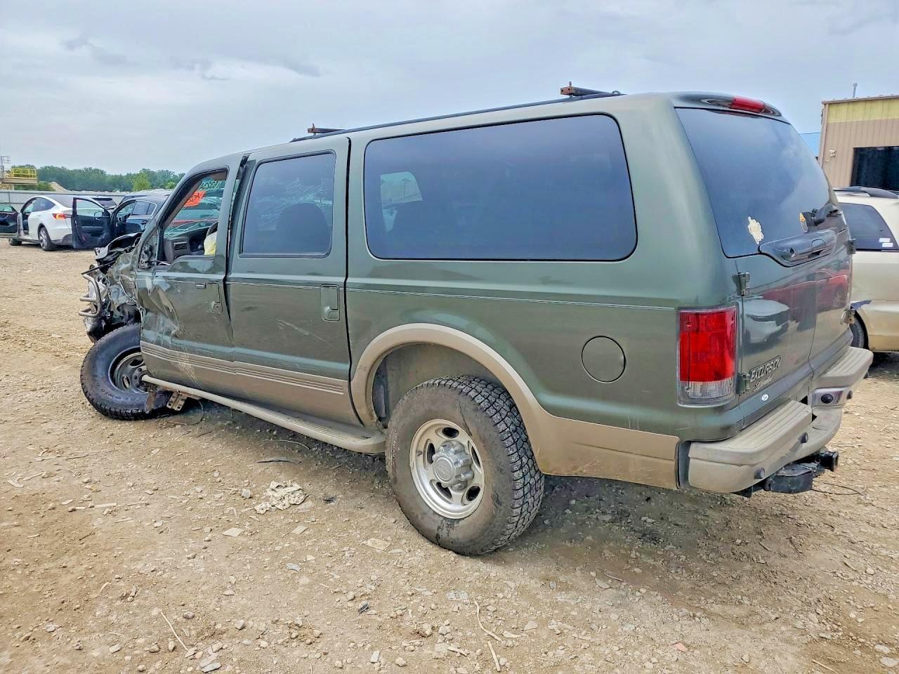 2001 Ford Excursion Limited - Image 2