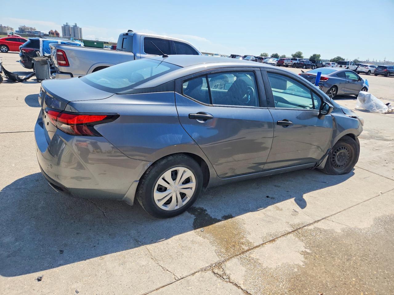 2021 Nissan Versa S - Image 3