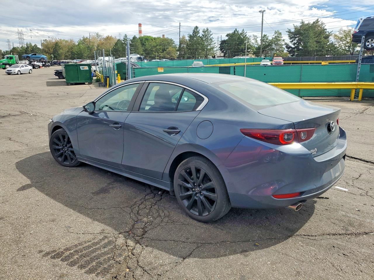 2023 Mazda 3 Preferred - Фото 2