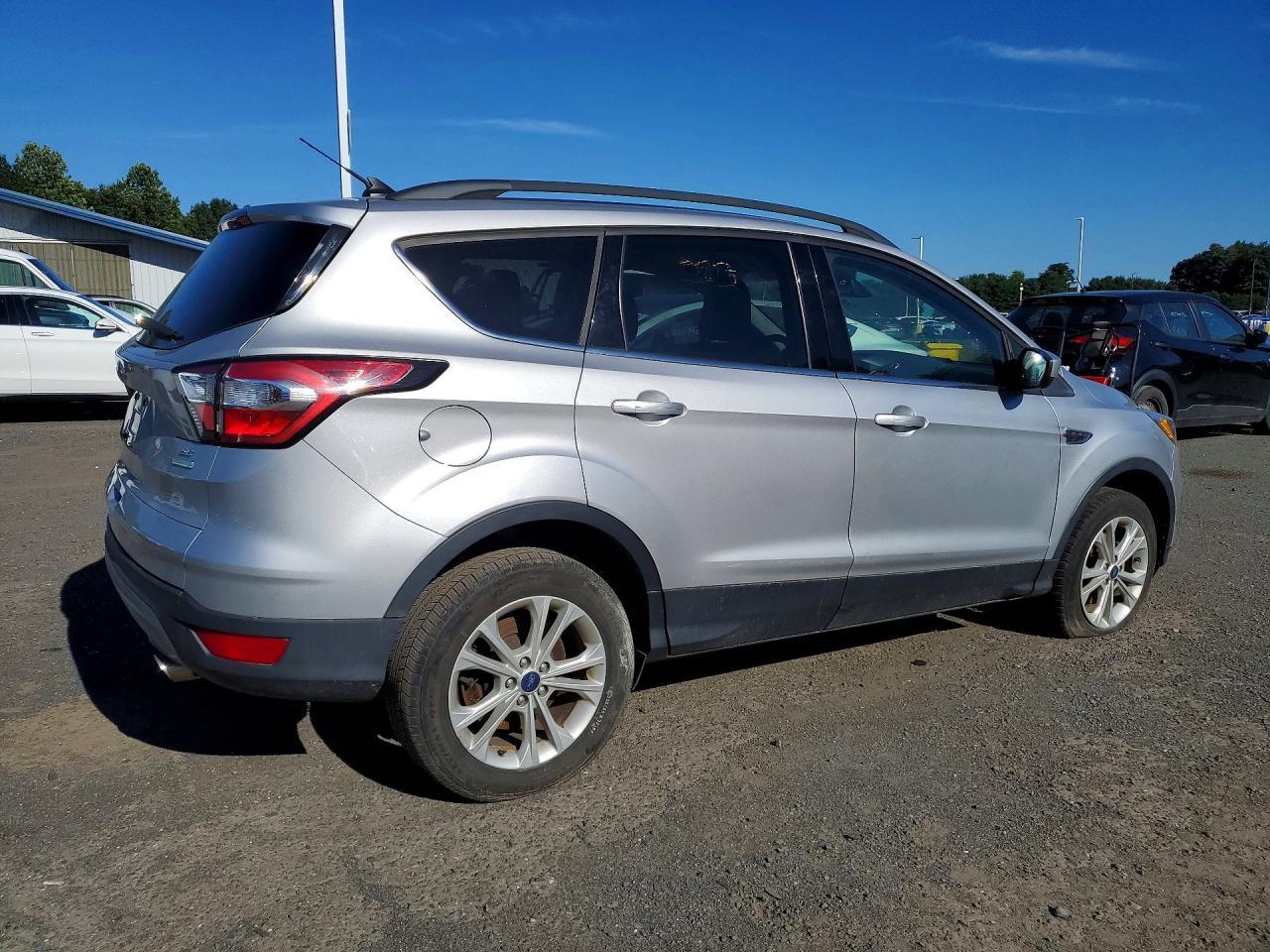 2018 Ford Escape Se - Фото 3
