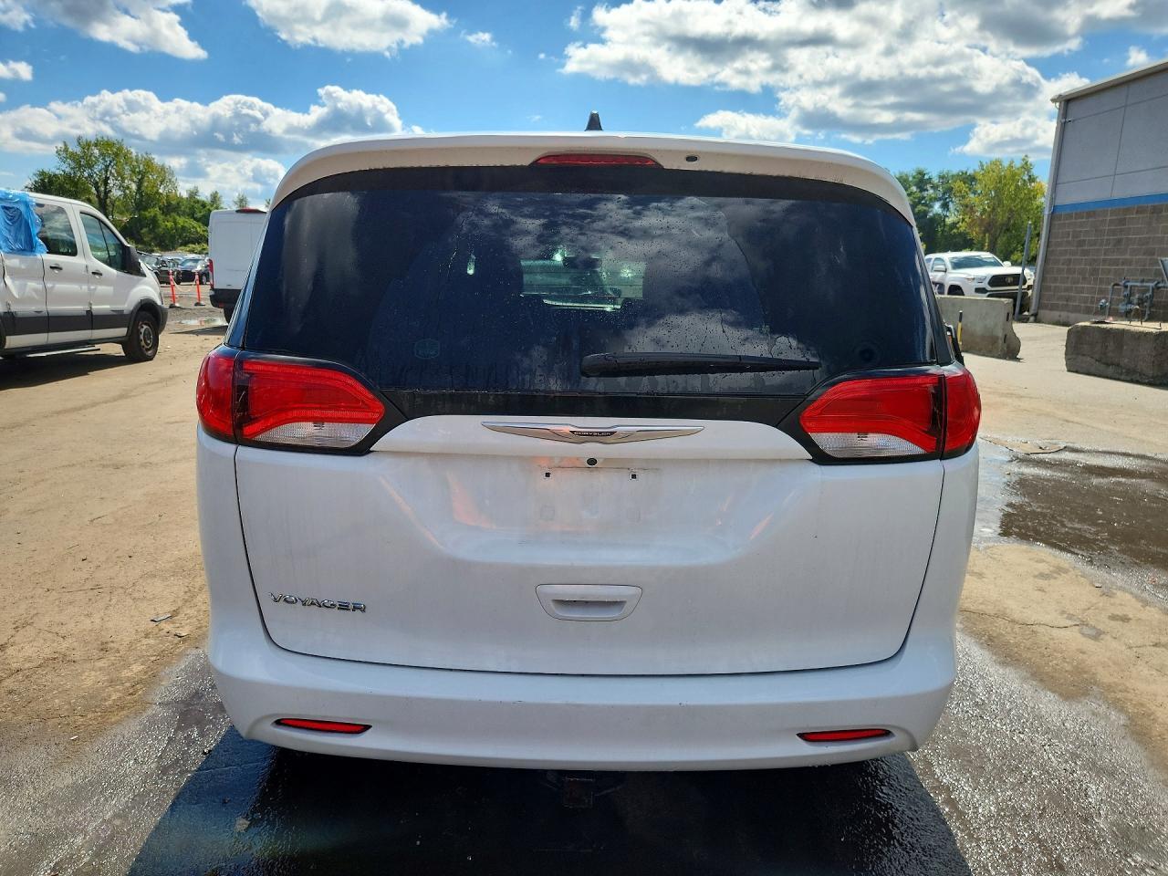 2021 Chrysler Voyager Lxi - Image 6