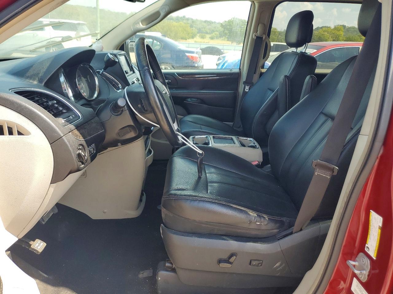 2014 Chrysler Town & Country Touring - Фото 7