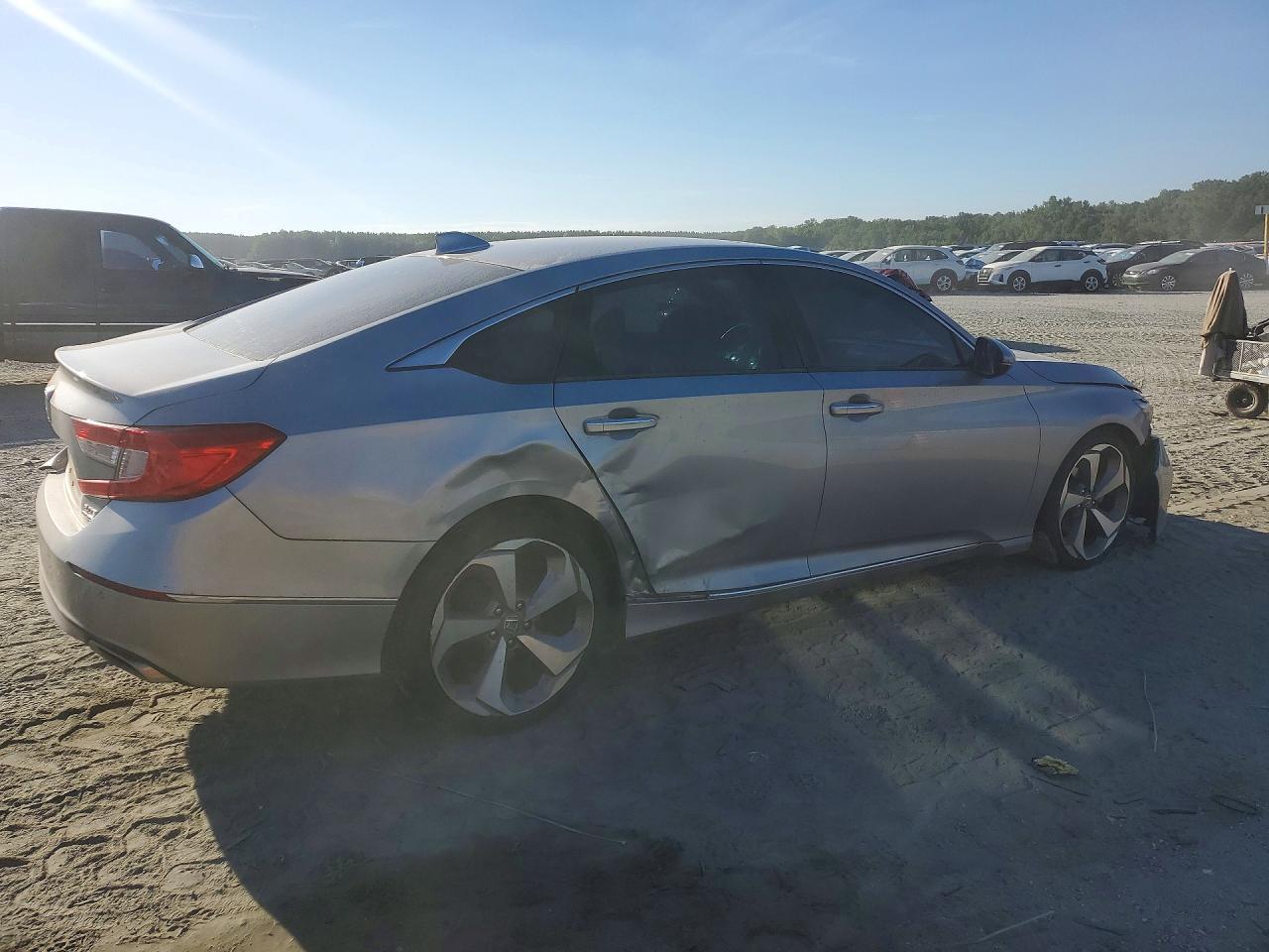 2018 Honda Accord Touring - Image 3