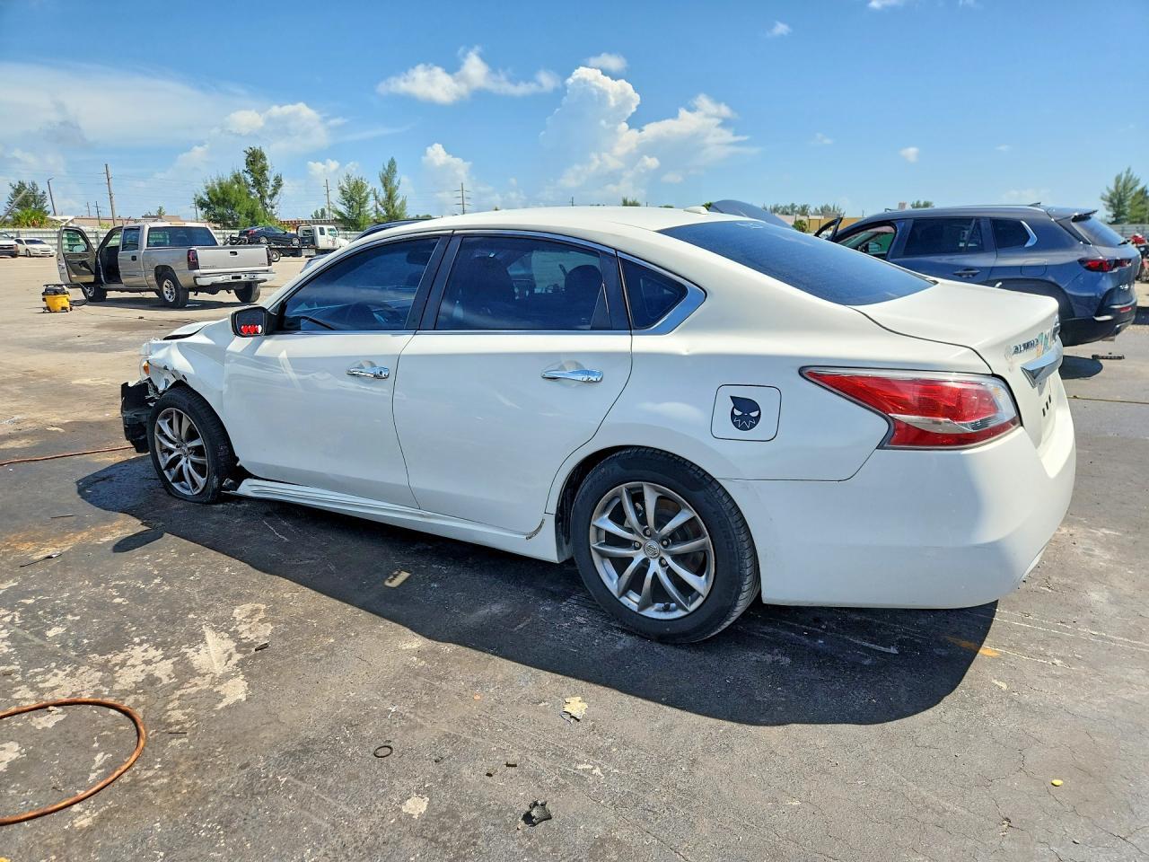 2015 Nissan Altima 2.5 S - Image 2