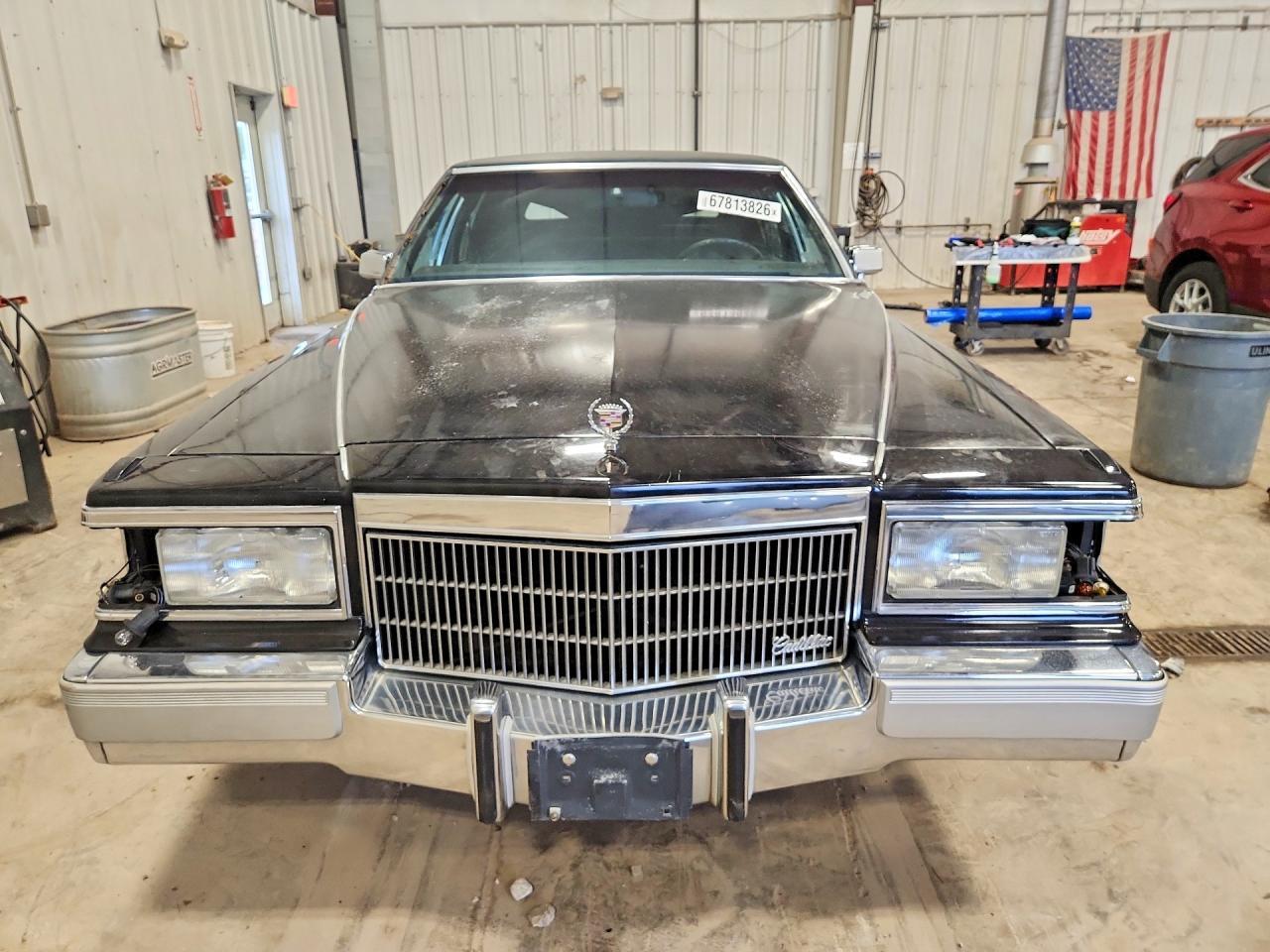 1990 Cadillac Brougham Unknown - Image 5