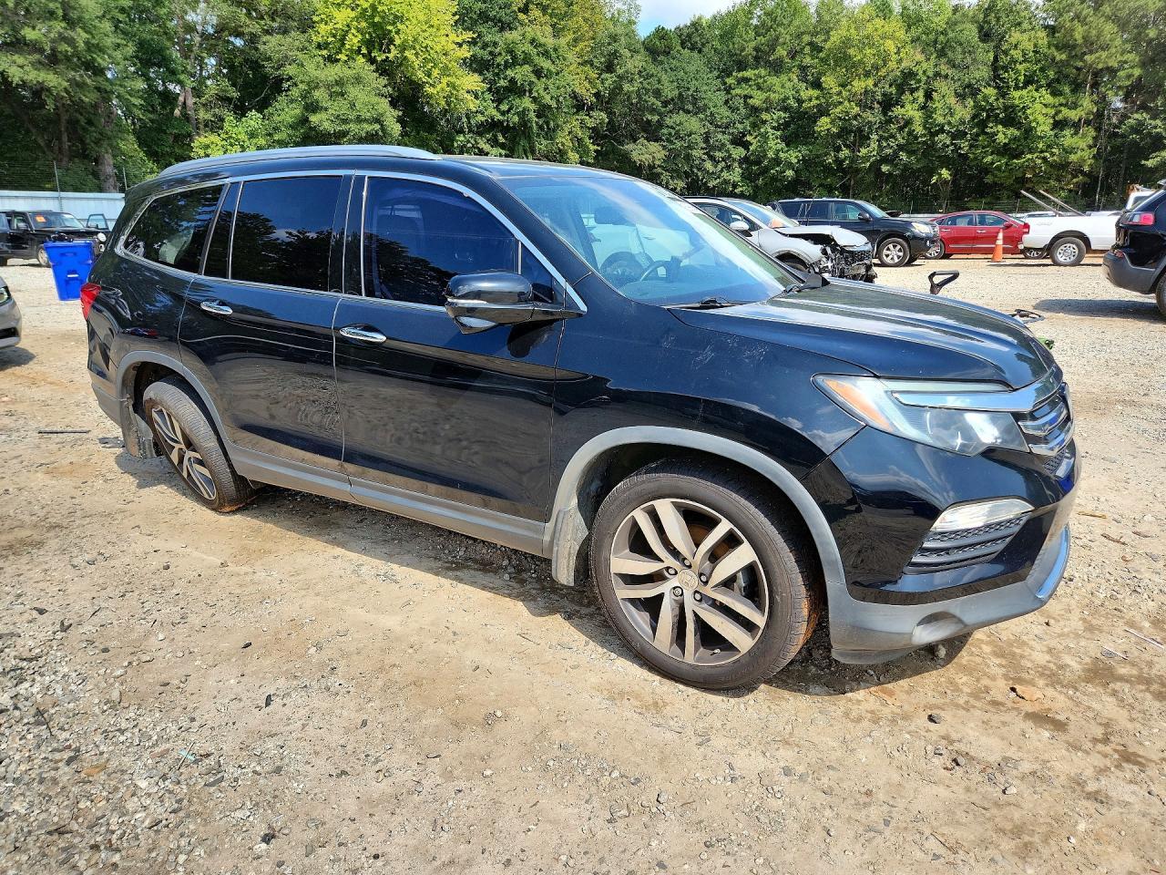 2017 Honda Pilot Touring - Image 4