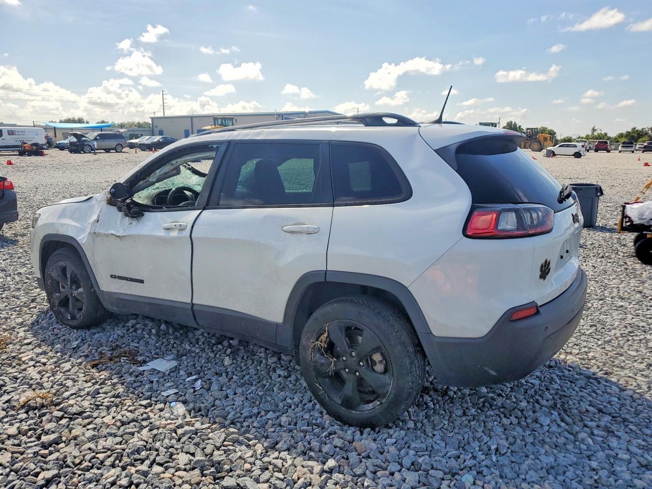 2021 Jeep Cherokee Latitude Plus - Image 2