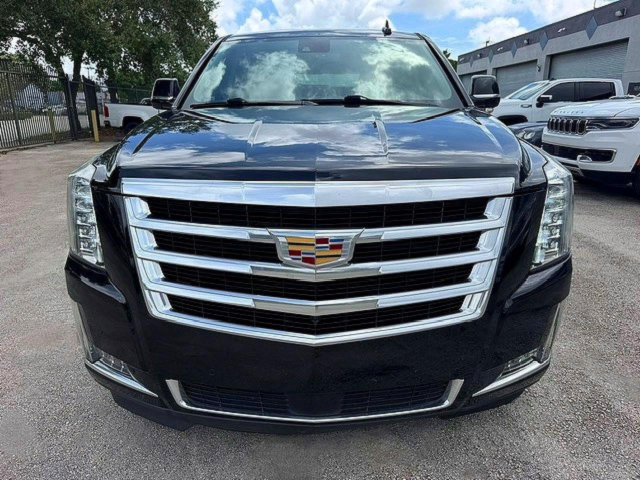 2020 Cadillac Escalade Esv Premium Luxury - Image 5