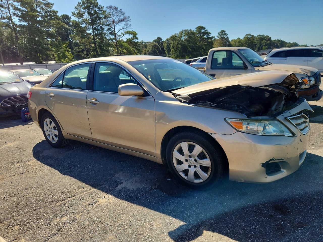 2011 Toyota Camry Le - Image 4