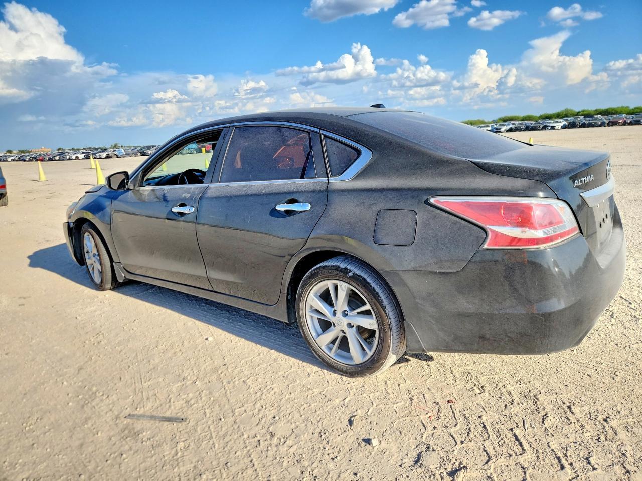 2015 Nissan Altima 2.5 Sv - Image 2
