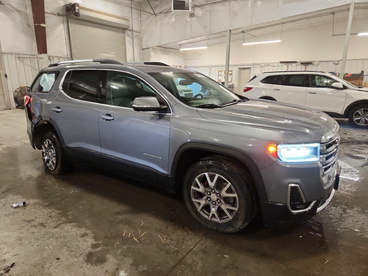 2020 GMC Acadia Slt - Image 4