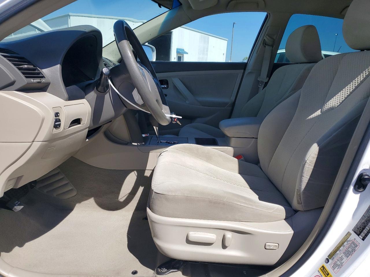 2007 Toyota Camry Le - Image 7