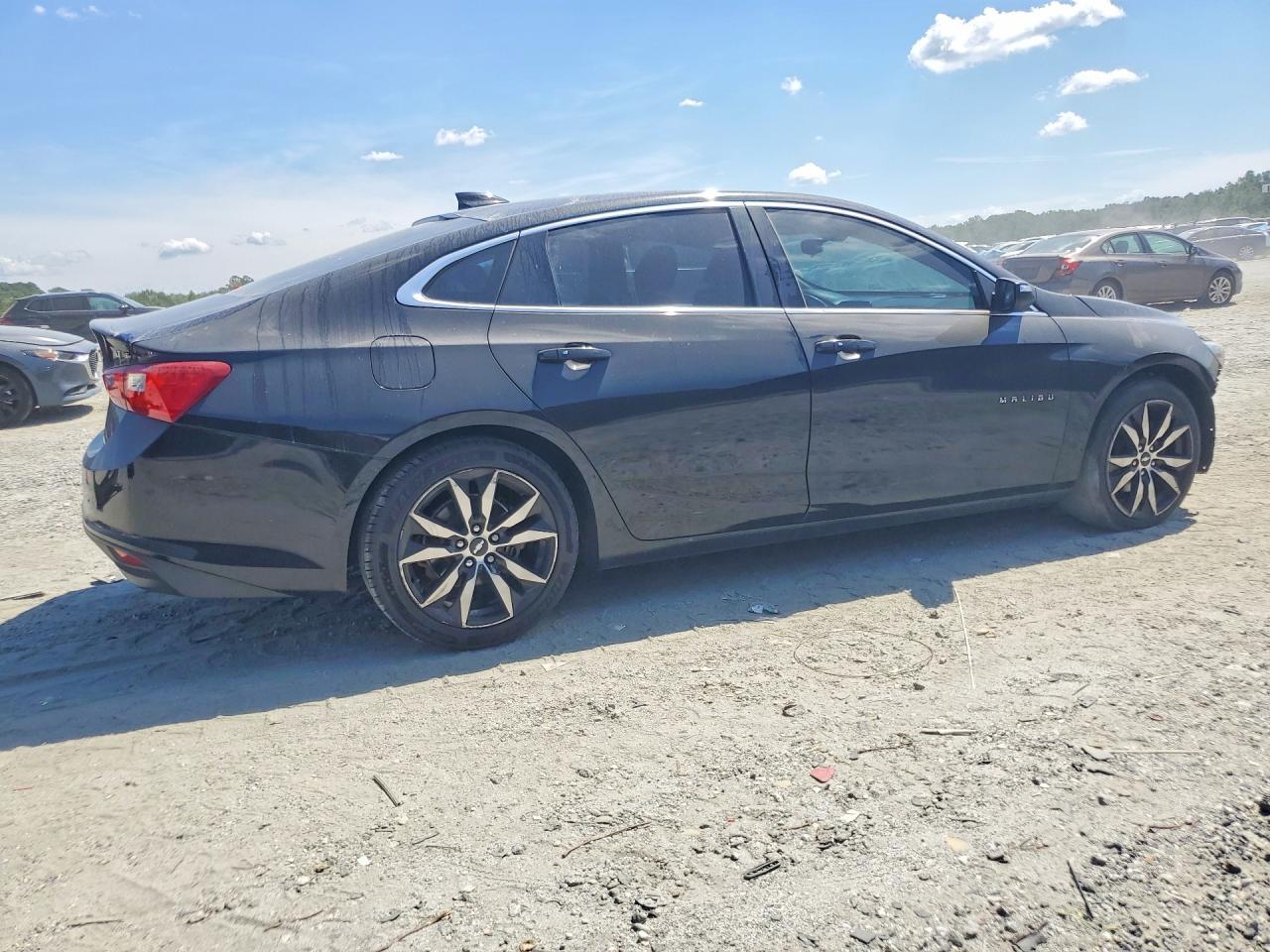 2018 Chevrolet Malibu Lt - Image 3