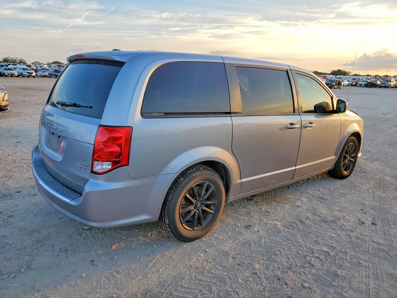2019 Dodge Grand Caravan Gt - Фото 3