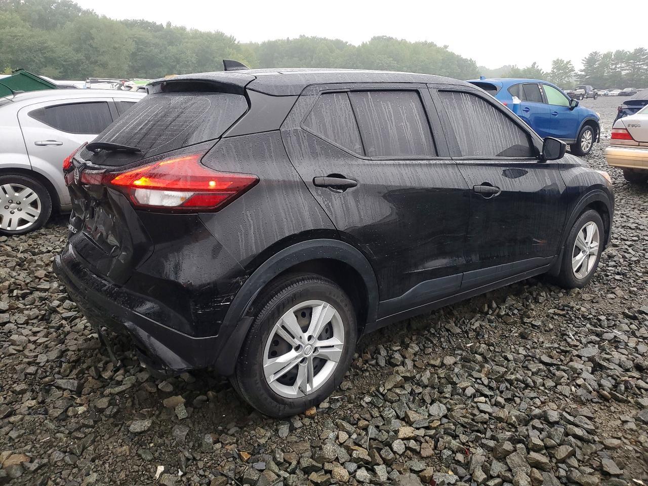 2024 Nissan Kicks S - Image 3